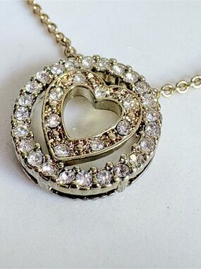 Vintage Avon Floating Heart Halo Pavé Circle Pendant Necklace Gold Tone 18” Ext